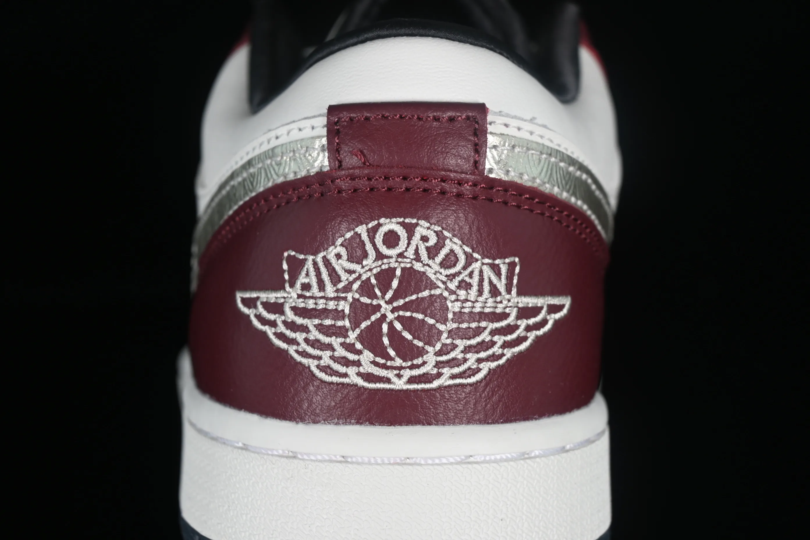 All categories Air Jordan Jordan series basketball shoes Air Jordan 1 Low G version pure original Jordan 1 Low "Year of the Dragon" AJ1 Joe 1 Year of the Dragon limited cultural and leisure sneakers FJ5735-100